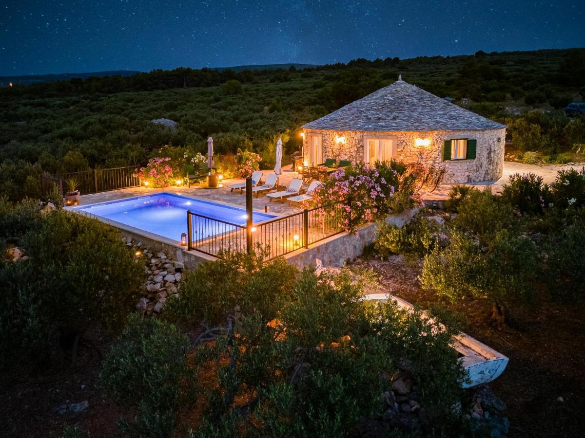Island Getaway - Heritage House Mirca  Luaran gambar